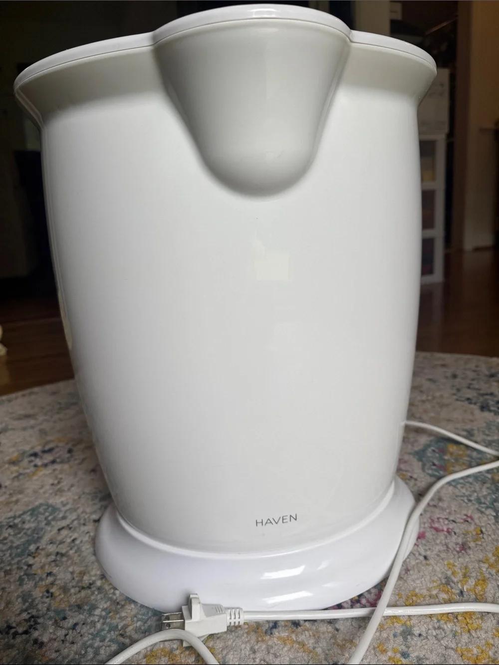 White Electric Towel Warmer  with Plastic Lid